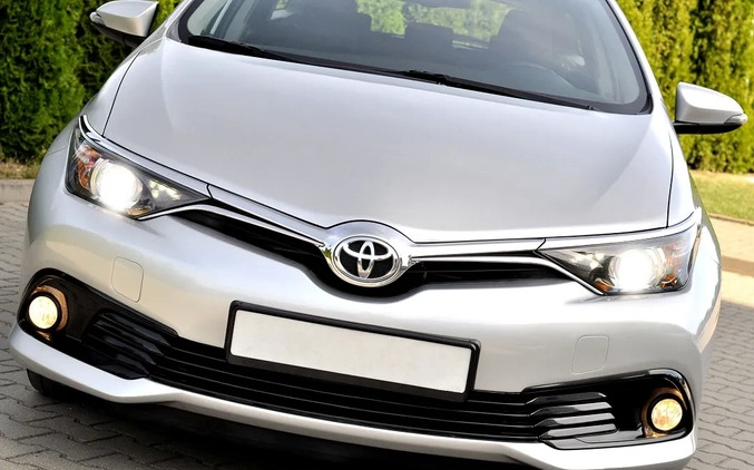 Toyota Auris cena 45900 przebieg: 142000, rok produkcji 2017 z Maków Podhalański małe 781